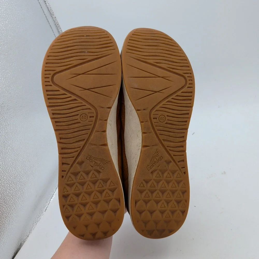Dansko Christina Saddle Burnished Nubuck Leather Perforated Sneakers 40 Comfort