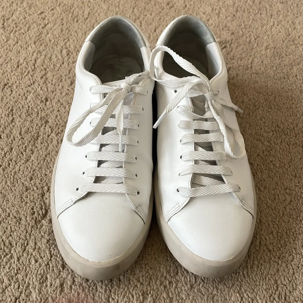 Everlane releather white