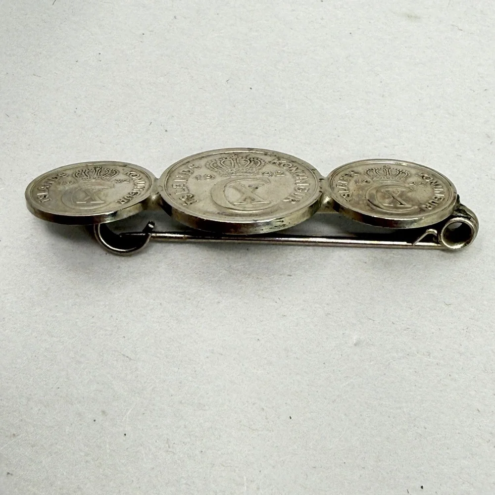 Vintage 1942 Iceland Coin Brooch Christian X Konungur Islands‎ 25 10 Aurar Pin