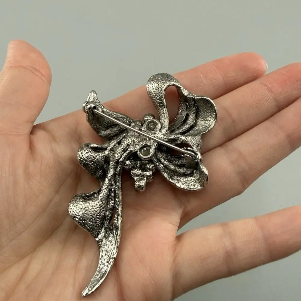 Vintage Purple Rhinestone Bow Brooch Silver Tone Textured Ribbon Cluster Pin