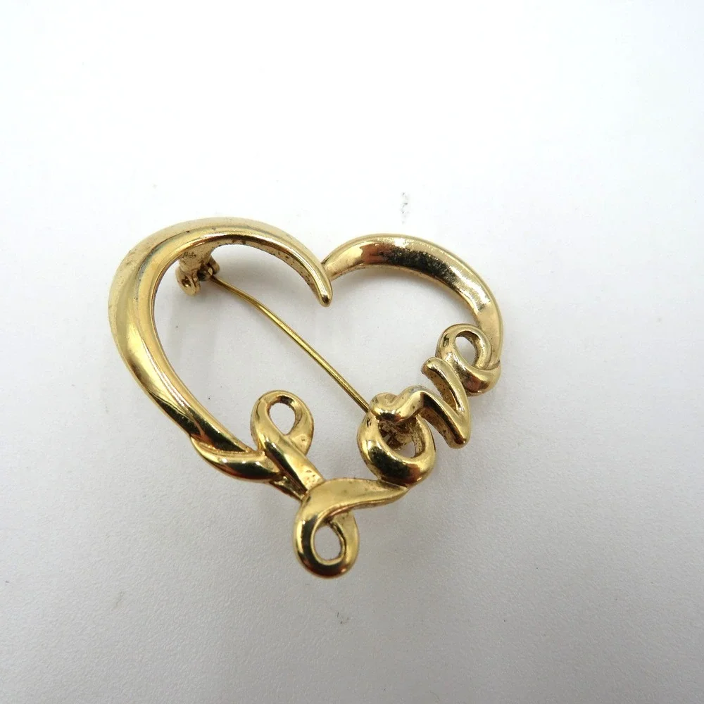 Heart Love Brooch Pin Gold Tone Script Open Heart Cursive Romantic Gift Costume‎