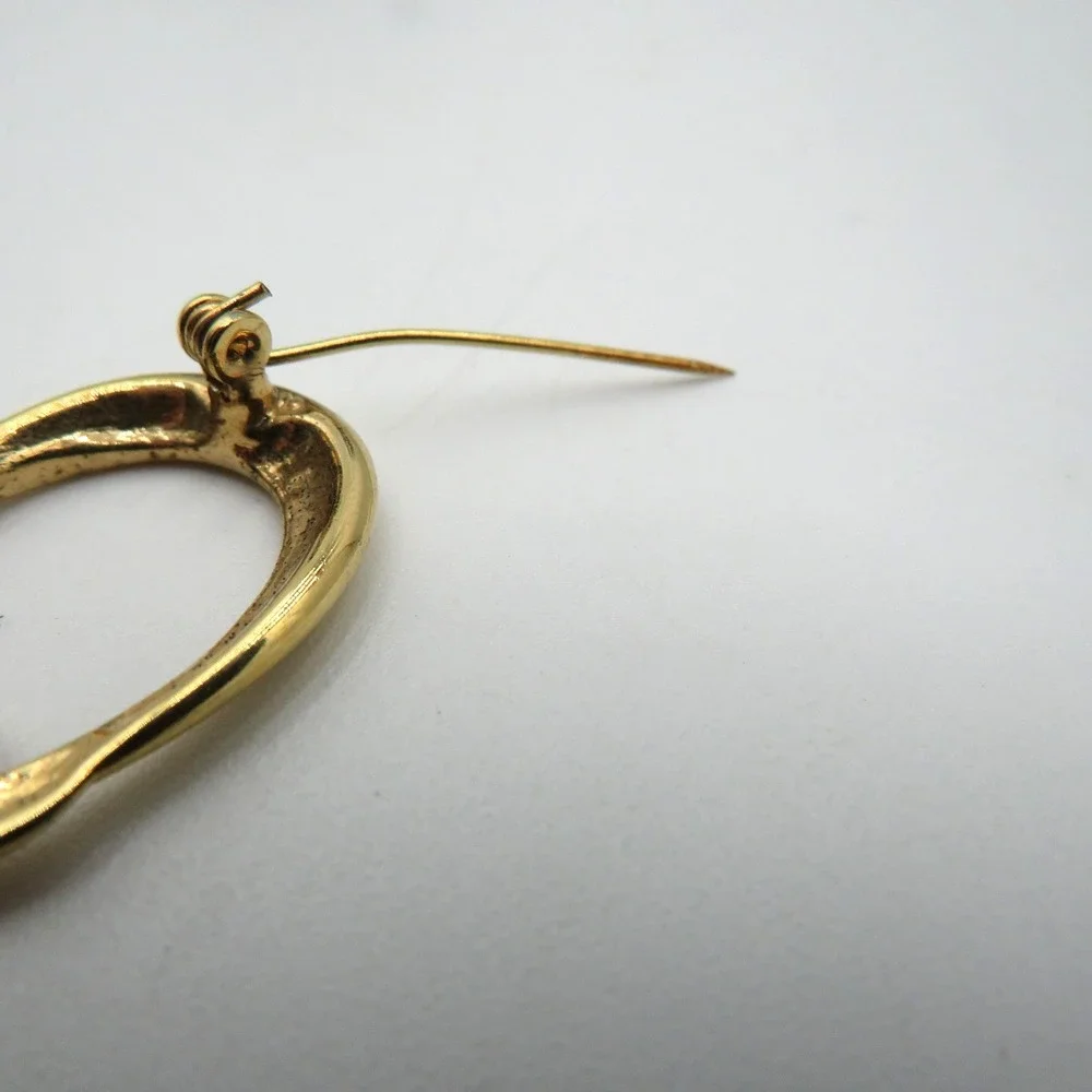 Source Unknown outline pin elegant