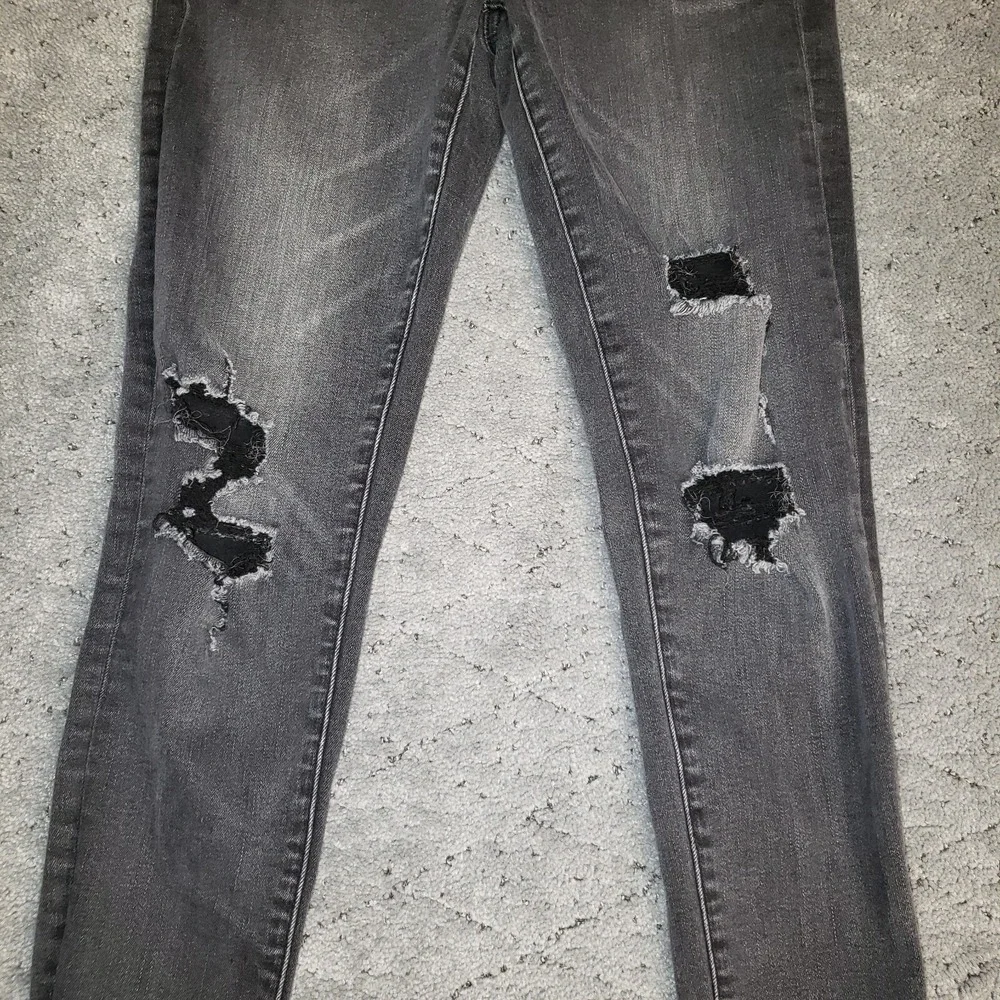 American Eagle Outfitters measurements may