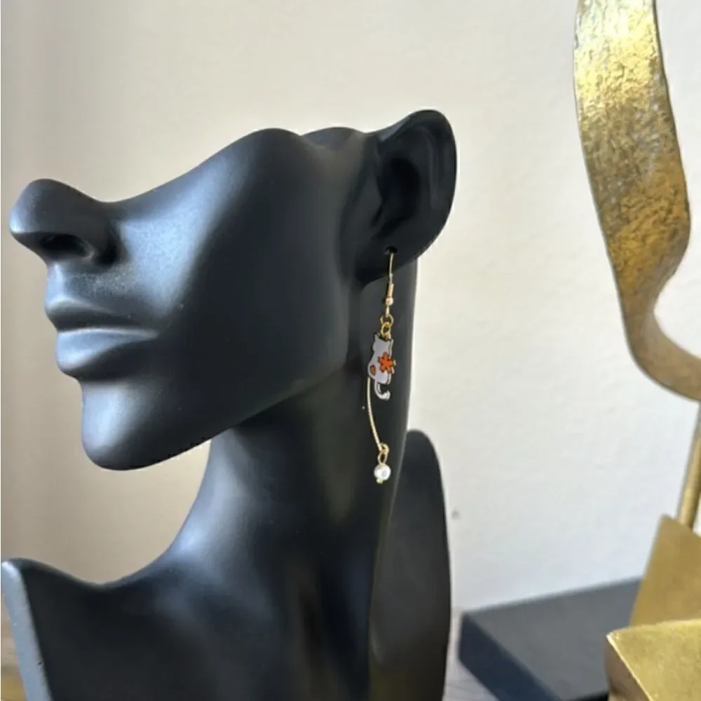 Cat earrings A765