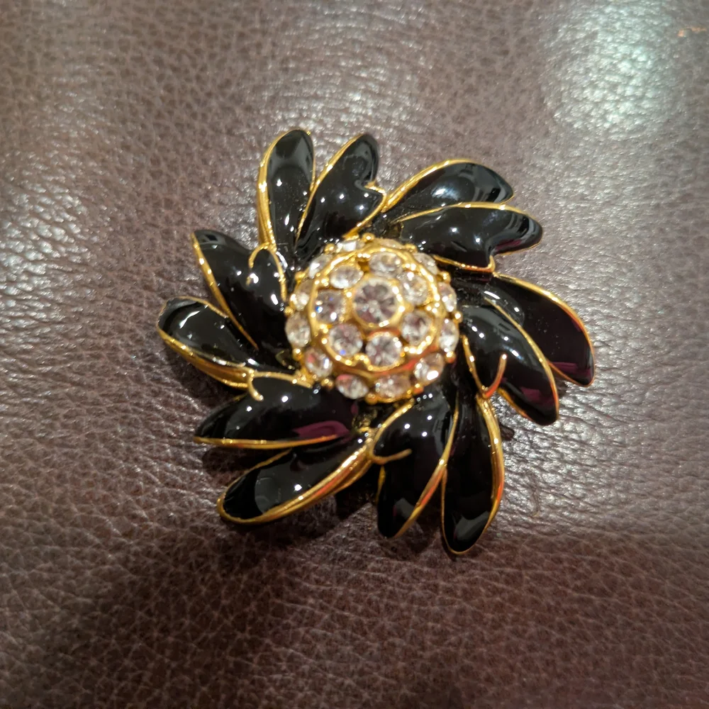 Chic Black and Gold Crystal Brooch 2