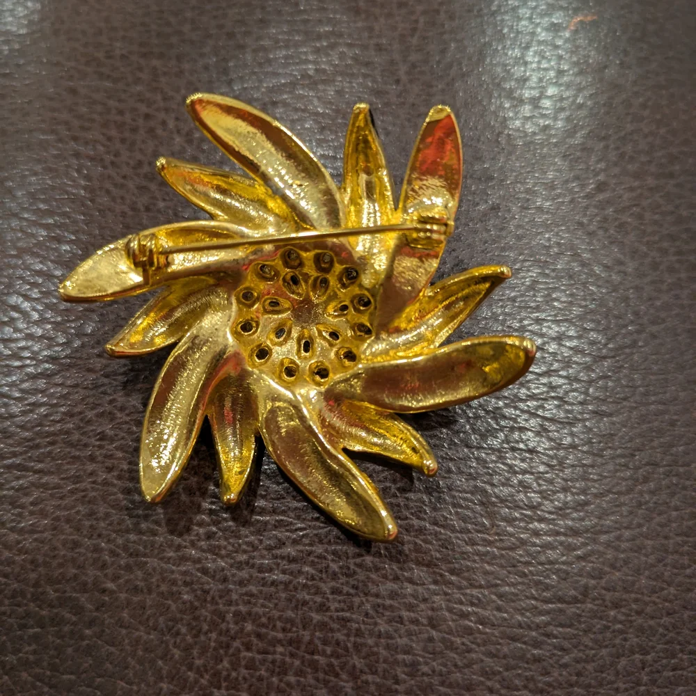 Chic Black and Gold Crystal Brooch 2