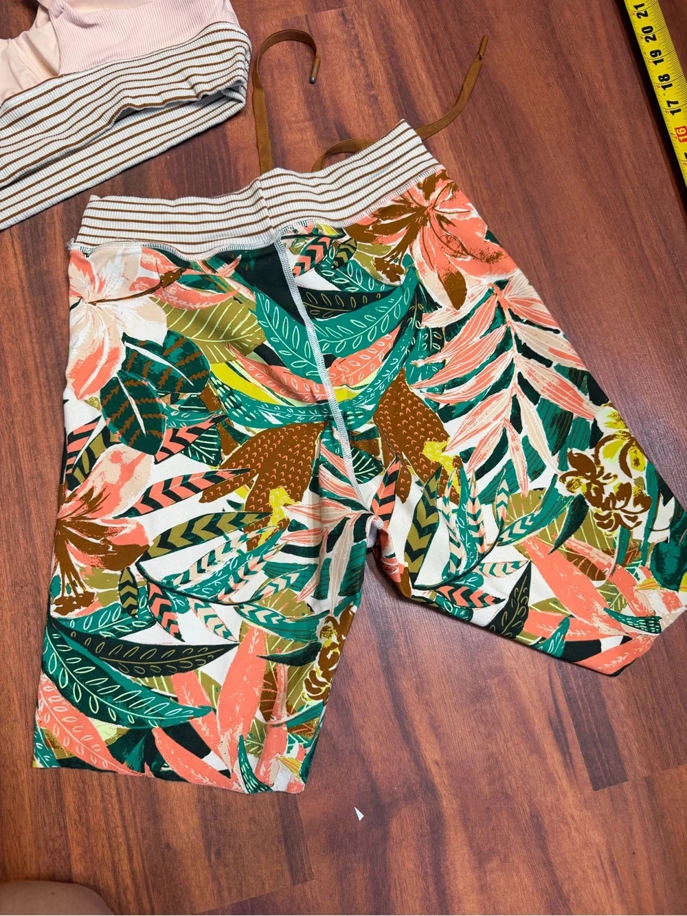 Women’s Tropical Floral High-Waist Bike Shorts - Pink Accents