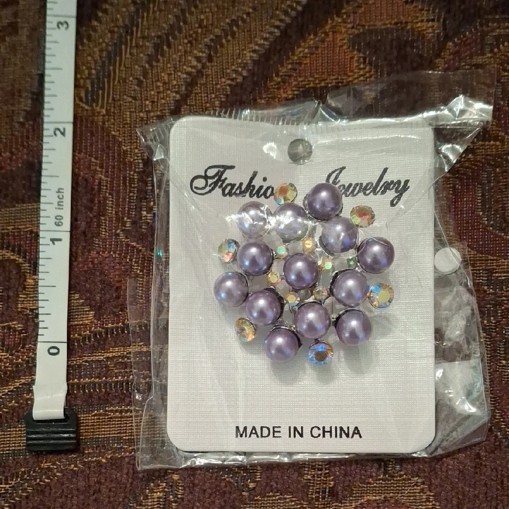 Elegant Purple and Silver Fashion Brooch