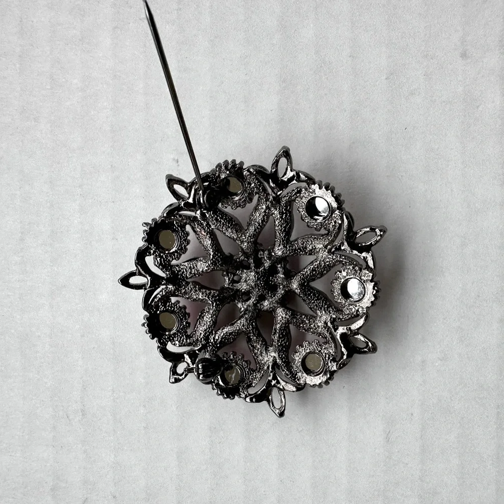 N/A vintage brooch