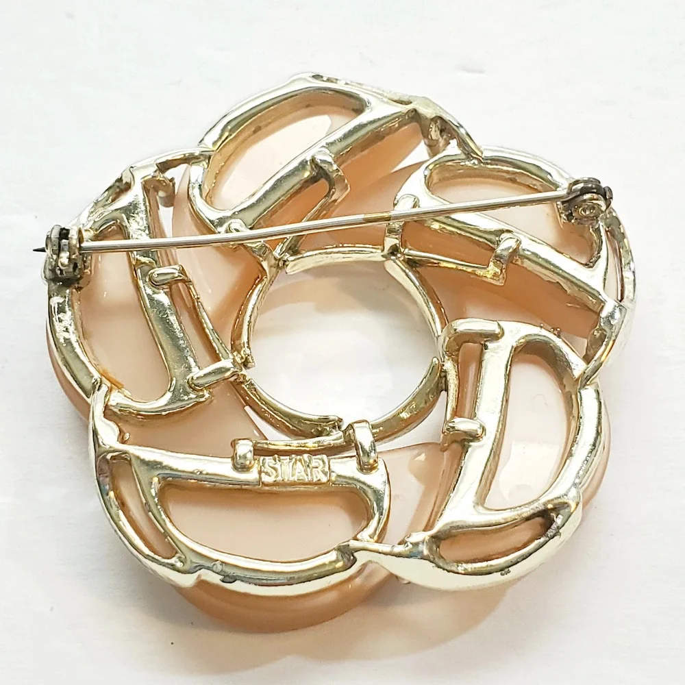 Vintage STAR signed Moonglow Lucite Swirl Spiral Eternity Brooch Pin 2 inch