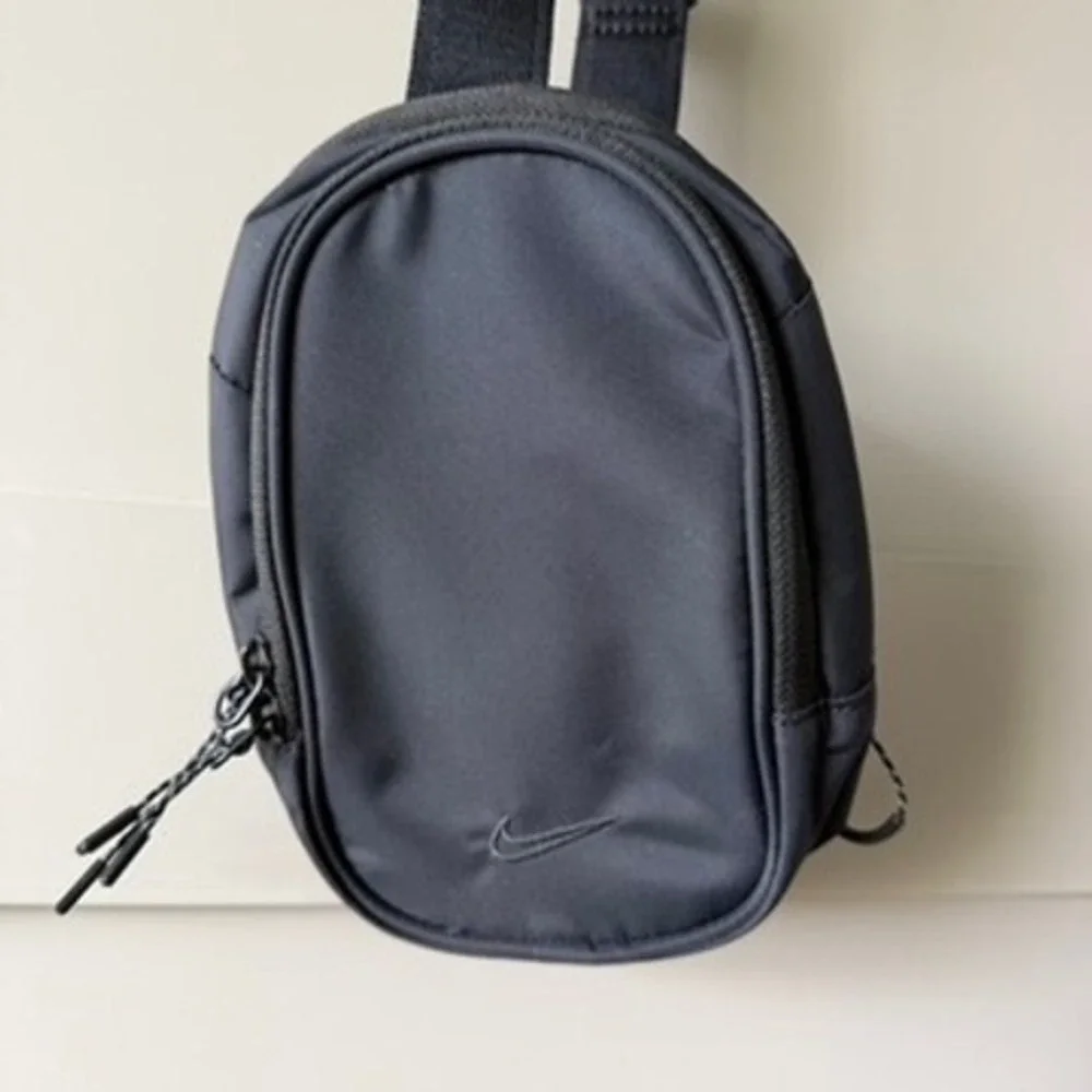 Nike sportswear commute