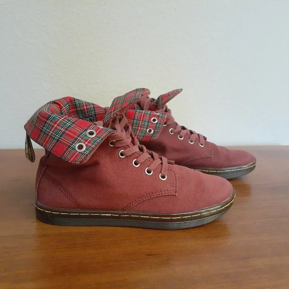 Dr. Martens canvas cherry