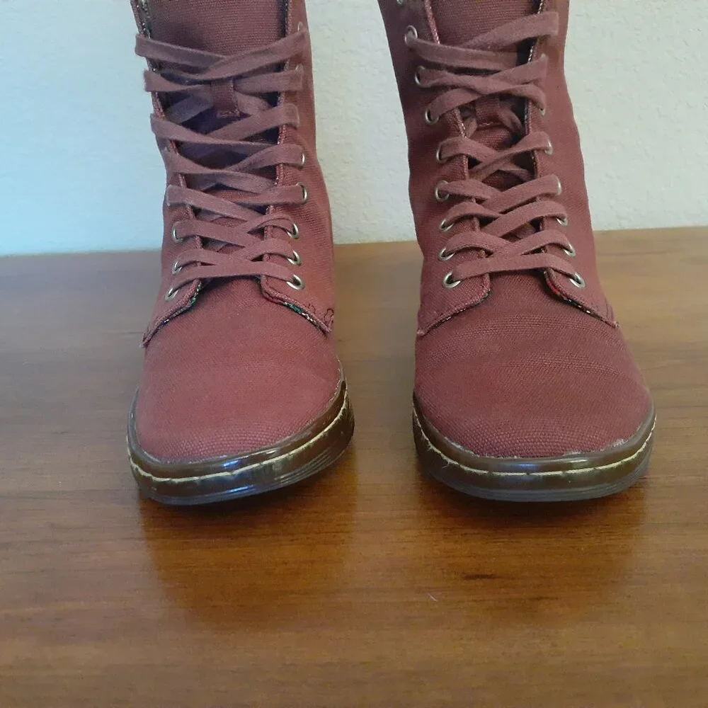 Dr. Martens canvas cherry