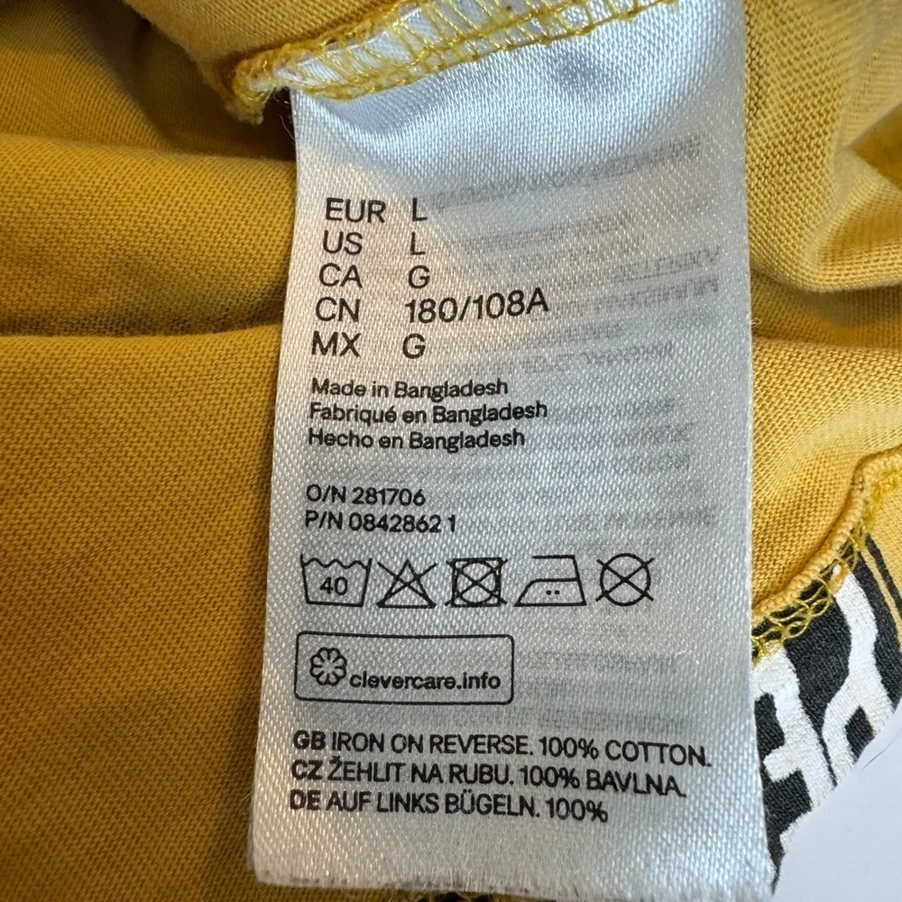 H&M peanuts crew neck T shirt woman’s Large