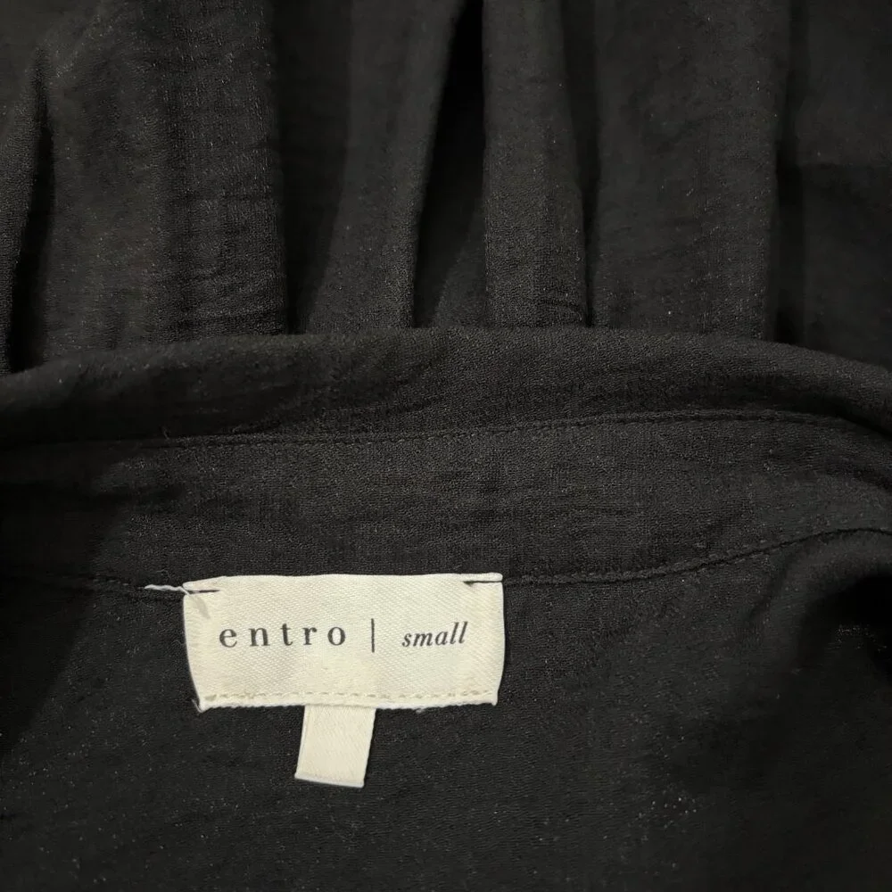 entro oversized button