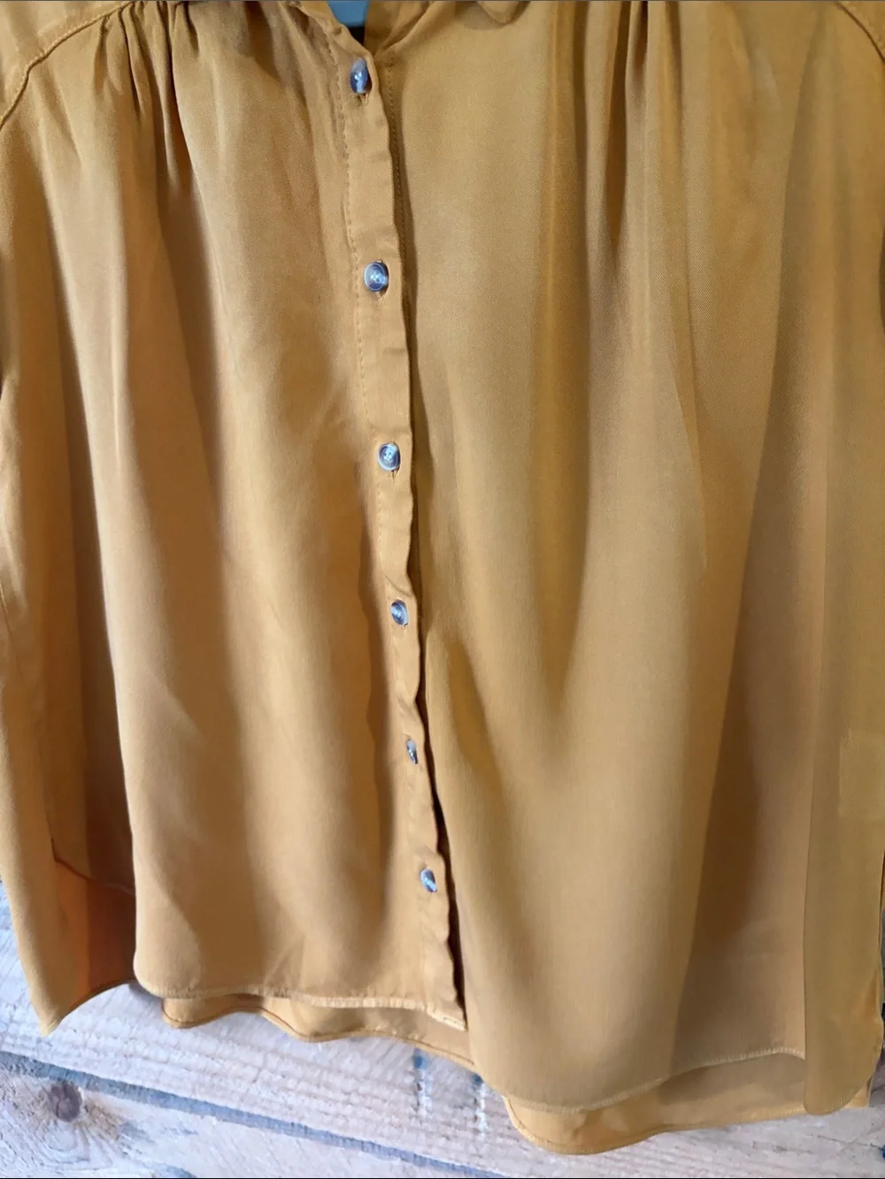 Rose & Olive flowy shoulders styling