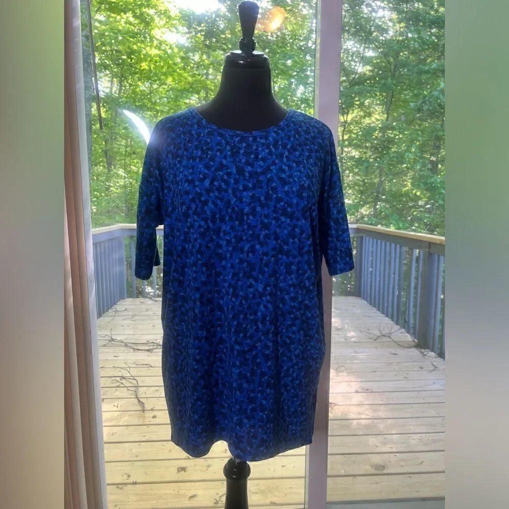 🐘 Lularoe T-shirt