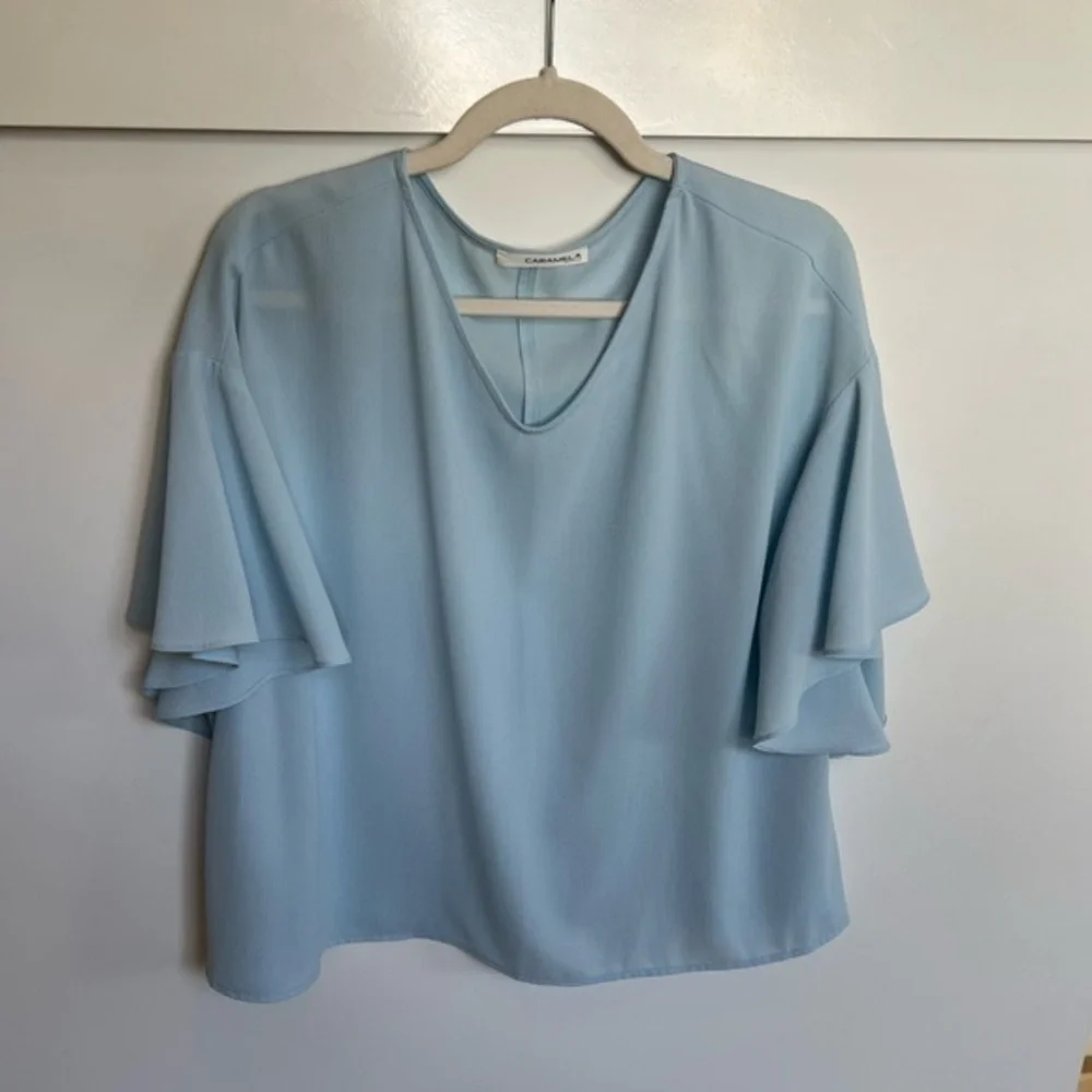 Caramela Preppy Baby Blue Drop Sleeve Blouse with Drop Neck Size Medium