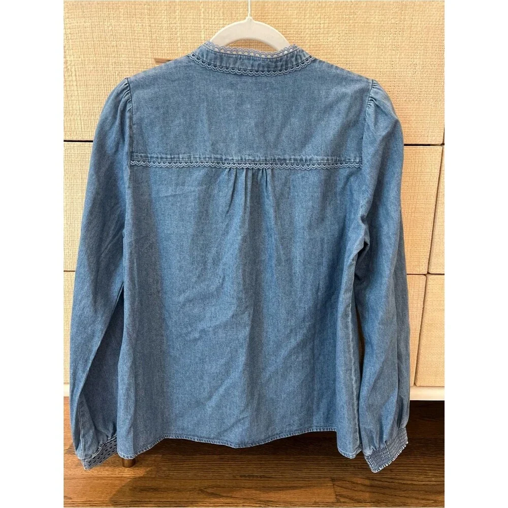 Boden retails $140