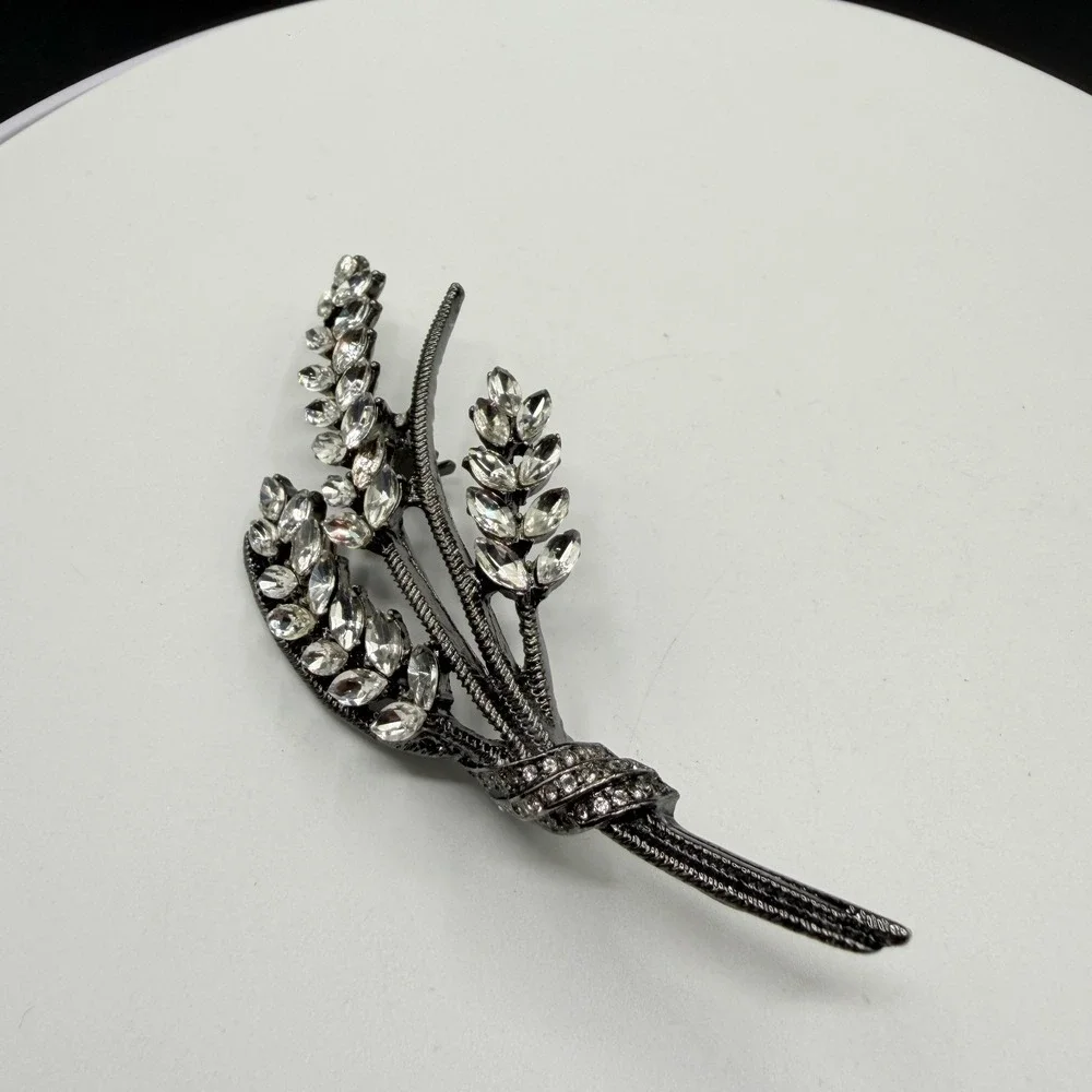 Clear Rhinestone Wheat Sheaf Brooch Silver Tone Marquise Crystal Statement Pin