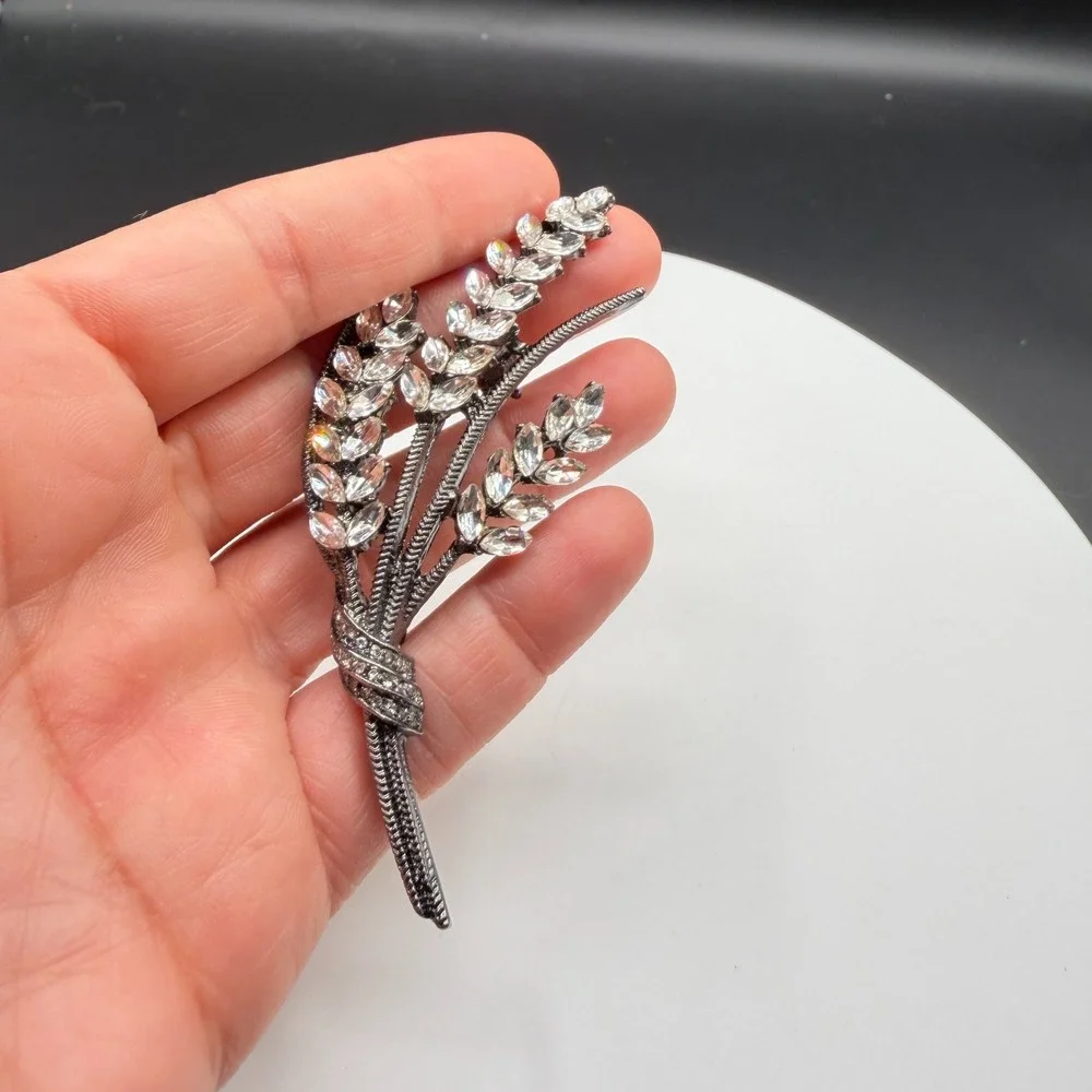 Clear Rhinestone Wheat Sheaf Brooch Silver Tone Marquise Crystal Statement Pin
