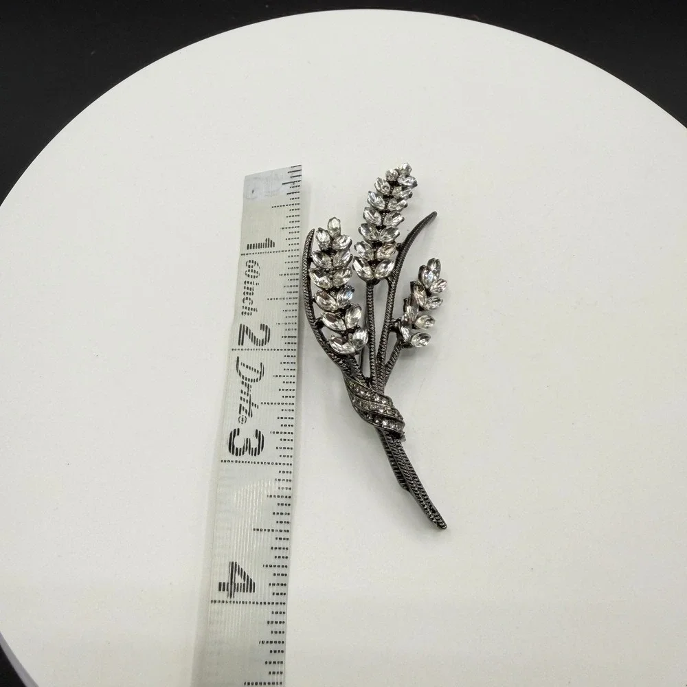 Clear Rhinestone Wheat Sheaf Brooch Silver Tone Marquise Crystal Statement Pin