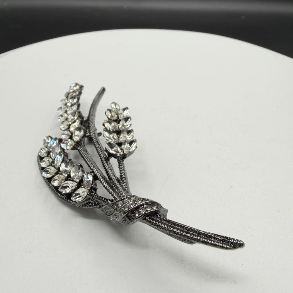 Clear Rhinestone Wheat Sheaf Brooch Silver Tone Marquise Crystal Statement Pin