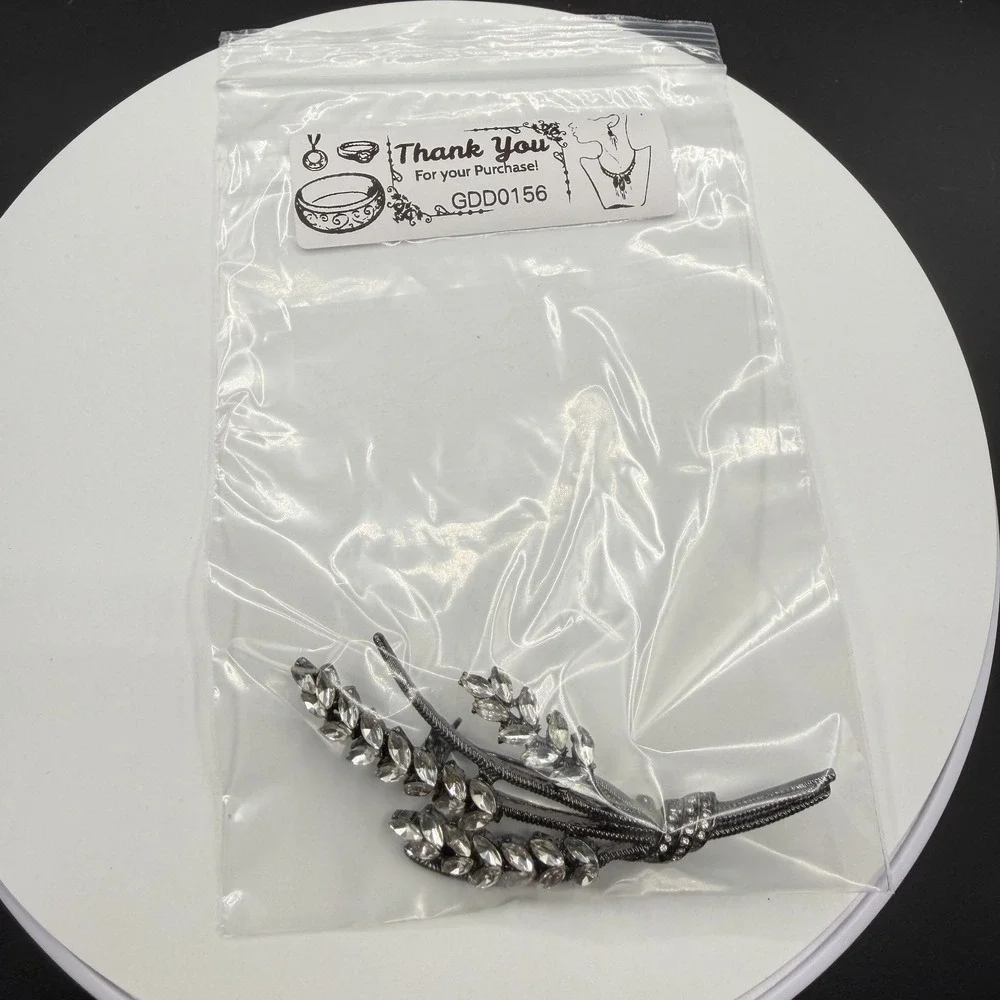 Clear Rhinestone Wheat Sheaf Brooch Silver Tone Marquise Crystal Statement Pin