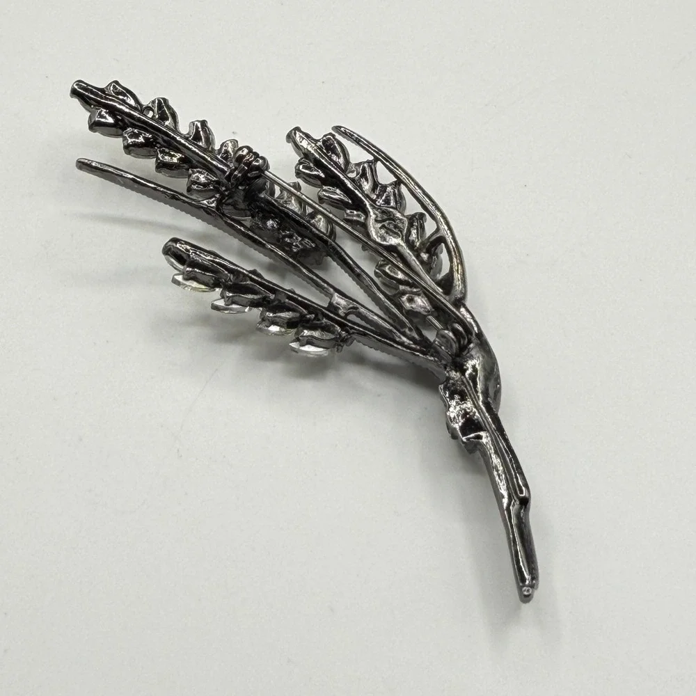 Clear Rhinestone Wheat Sheaf Brooch Silver Tone Marquise Crystal Statement Pin