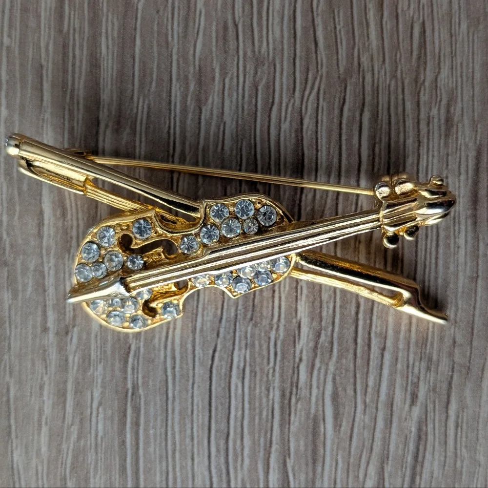 Vintage Music Violin Brooch / Pin Gold Color With Rhinestones