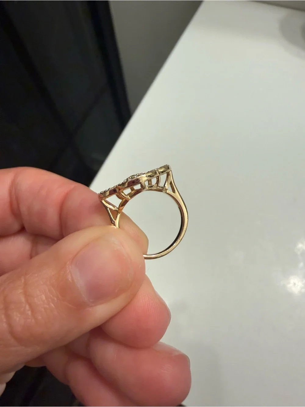 N/A elegant gold