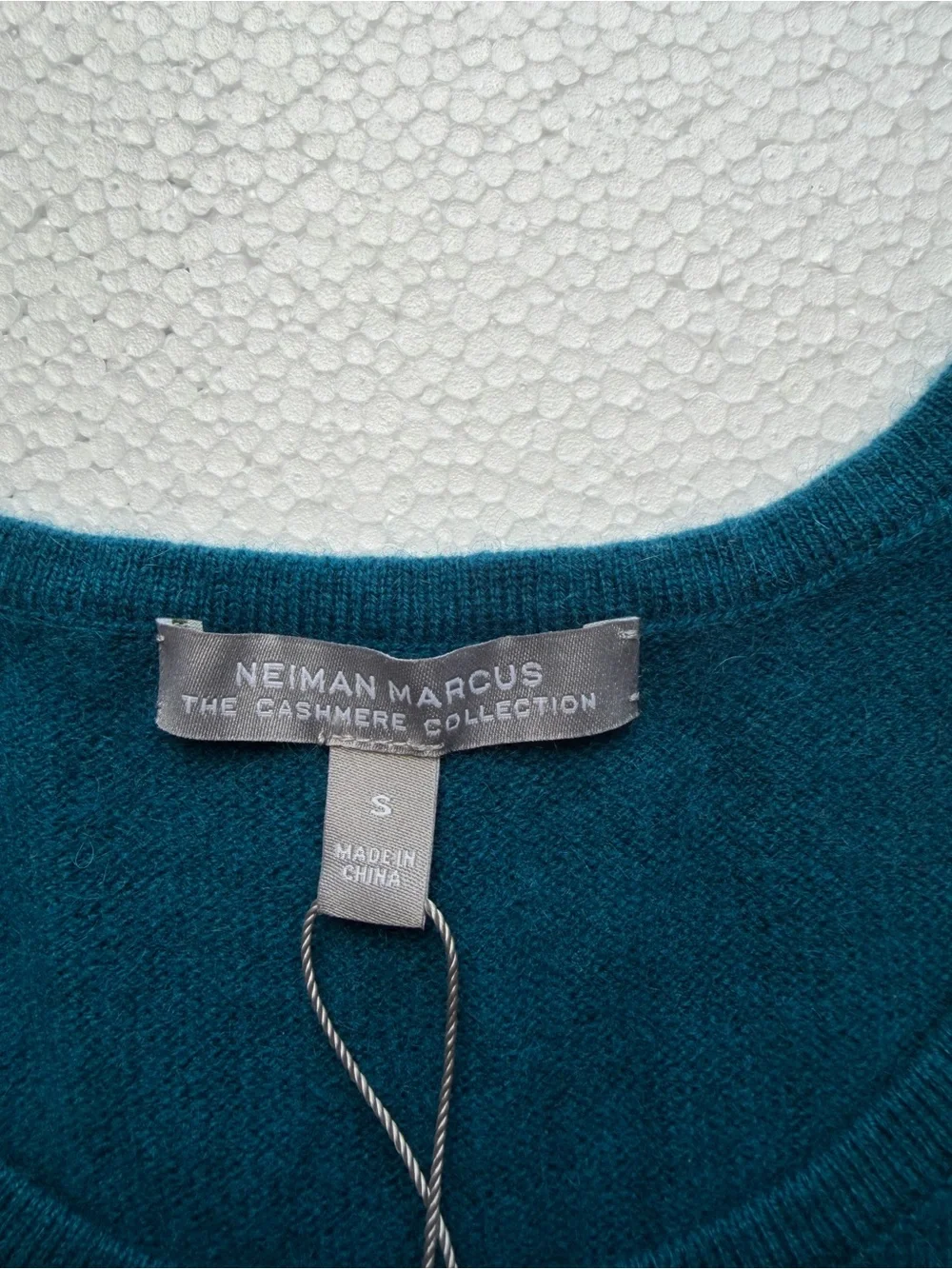 Neiman Marcus sleeveless 100%