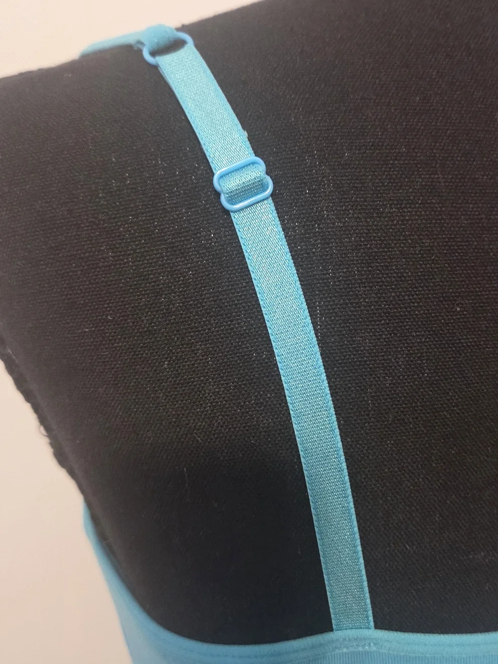 Uniqlo blue tank