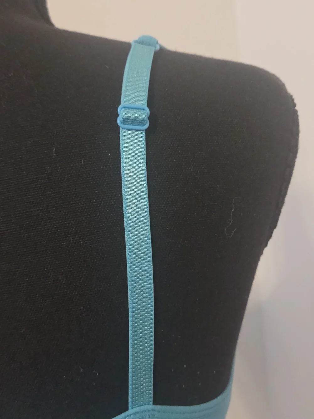 Uniqlo blue tank