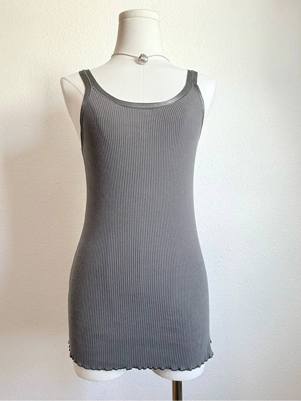 GAP y2k charcoal