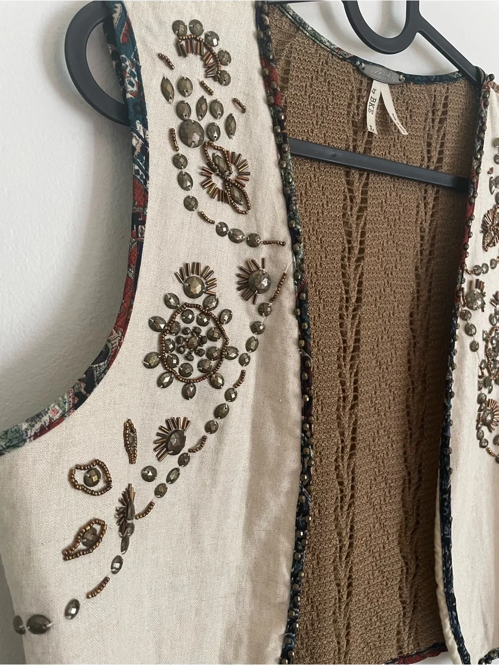 Gimmicks by BKE Beaded Linen Boho Cable Knit Back Vest Sz Large Buckle Festival