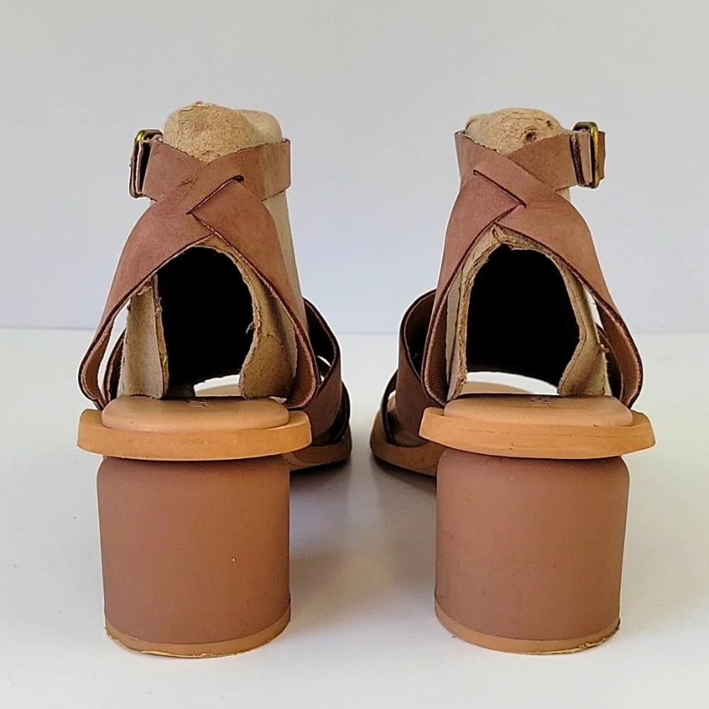 Lucky Brand pemal leather