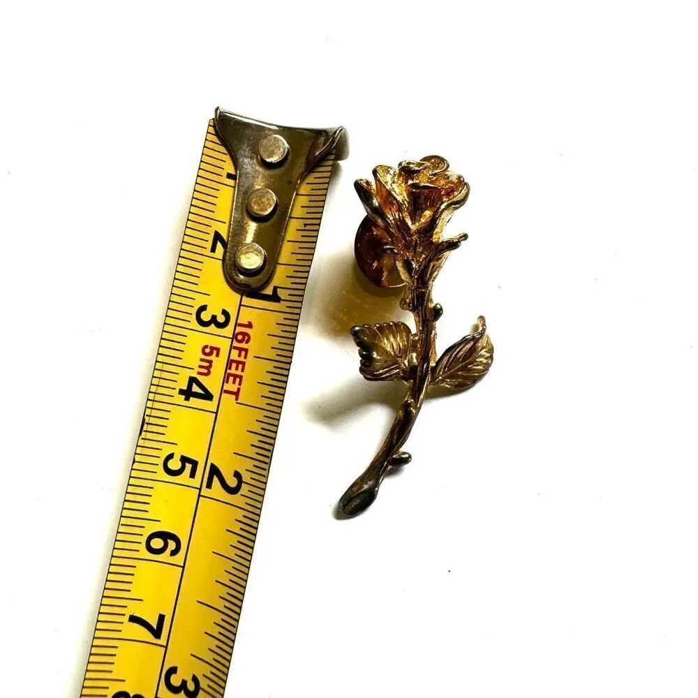 Gold tone vintage rose pin gold tone