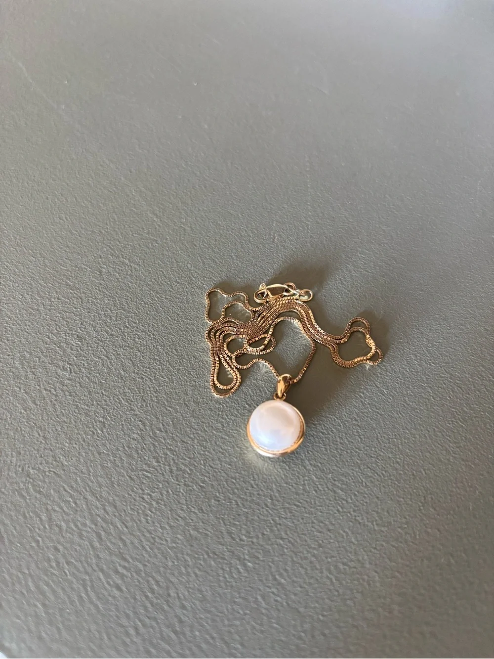 N/A elegant gold