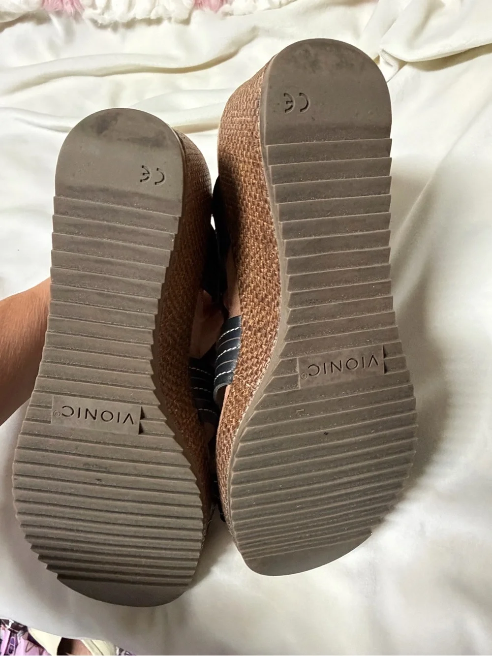 Vionic malorie wedge