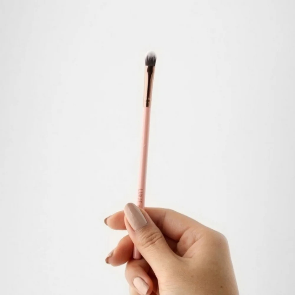 2 small Luxie brushes in pink