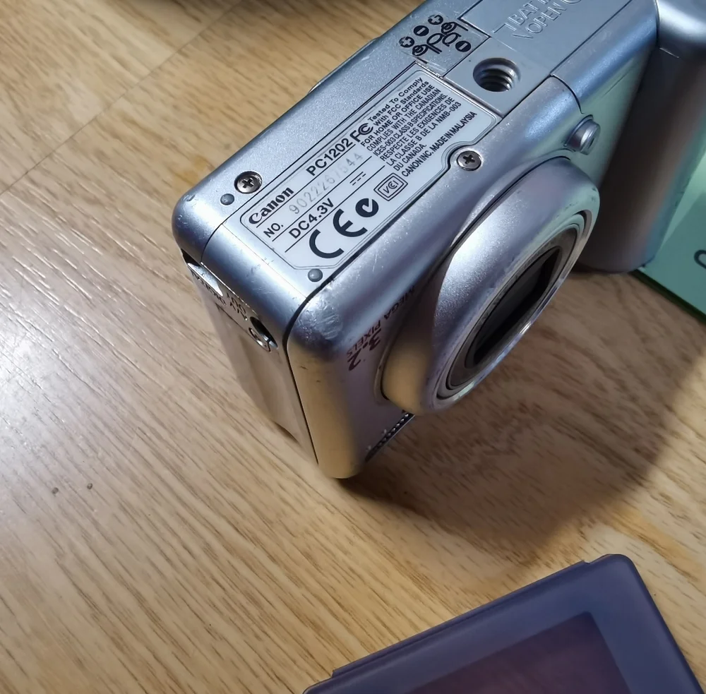 Canon PowerShot A75 3.2MP Digital Camera - Silver Tested working