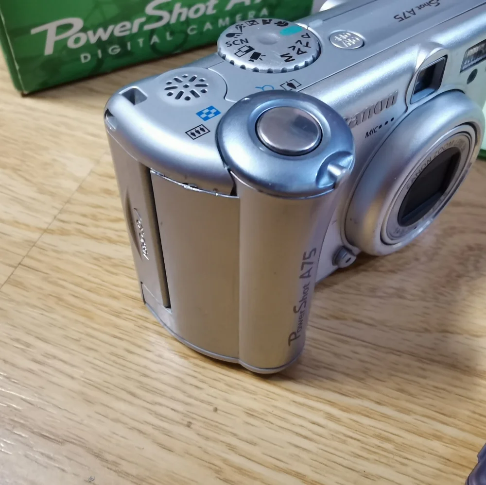 Canon PowerShot A75 3.2MP Digital Camera - Silver Tested working