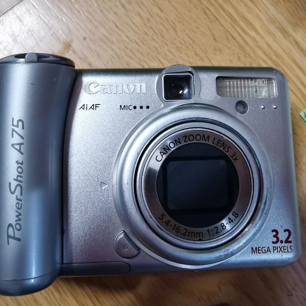 Canon PowerShot A75 3.2MP Digital Camera - Silver Tested working