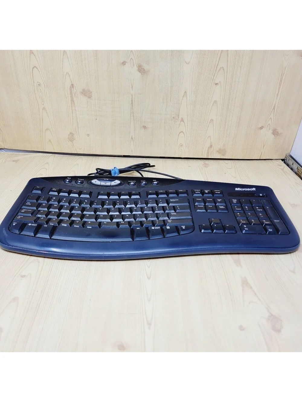 Microsoft Comfort Curve Ergonomic Keyboard 2000 v1.0 Wired USB