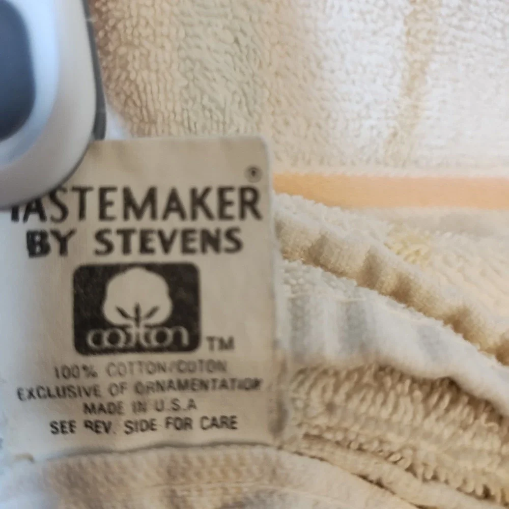 Vtg Stevens Tri-Color Retro Striped Terry Bath Towel Pink Peach 100 Cotton 40x24