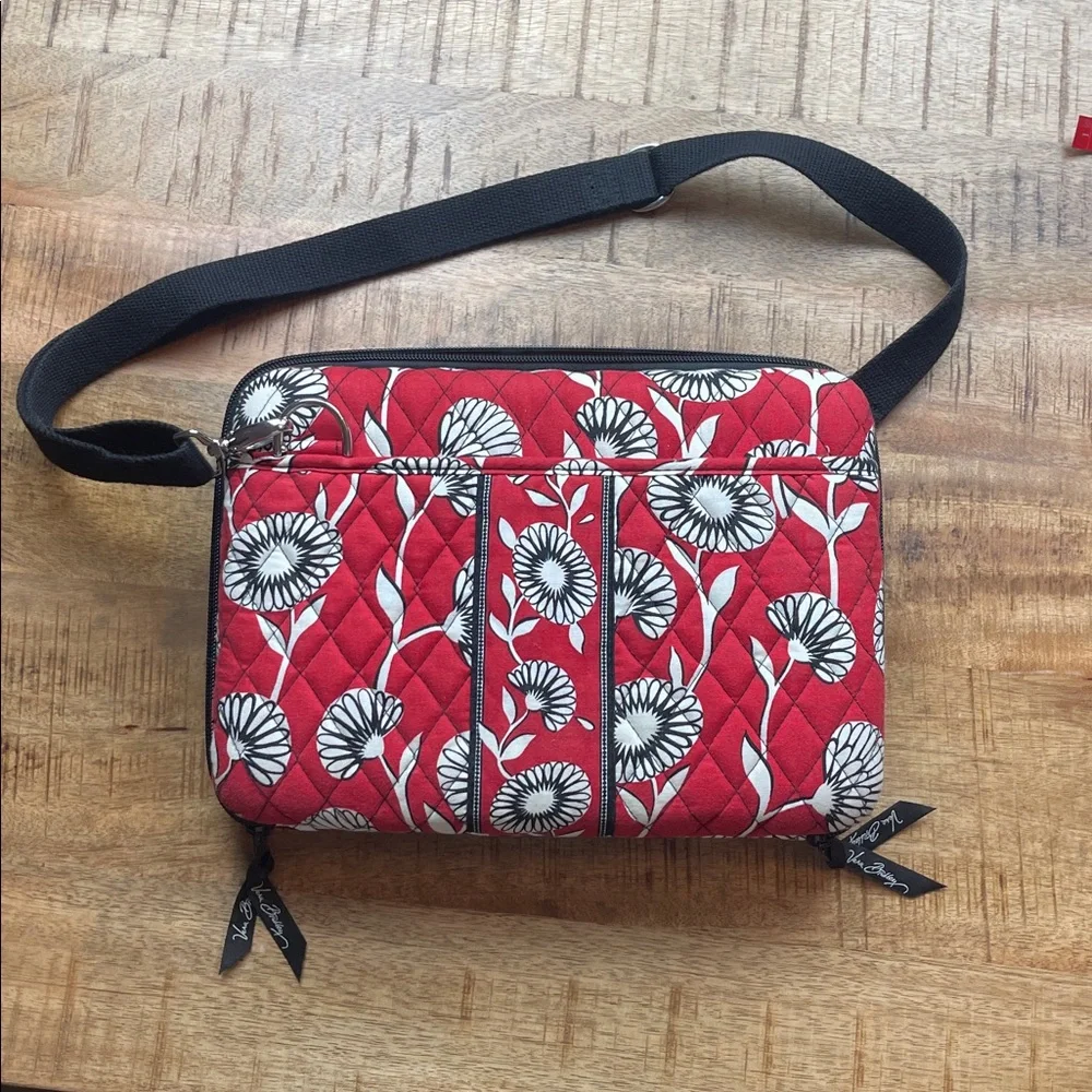 Vera Bradley Deco Daisy Tech Case Hard Shell Padded Messenger Tablet Laptop