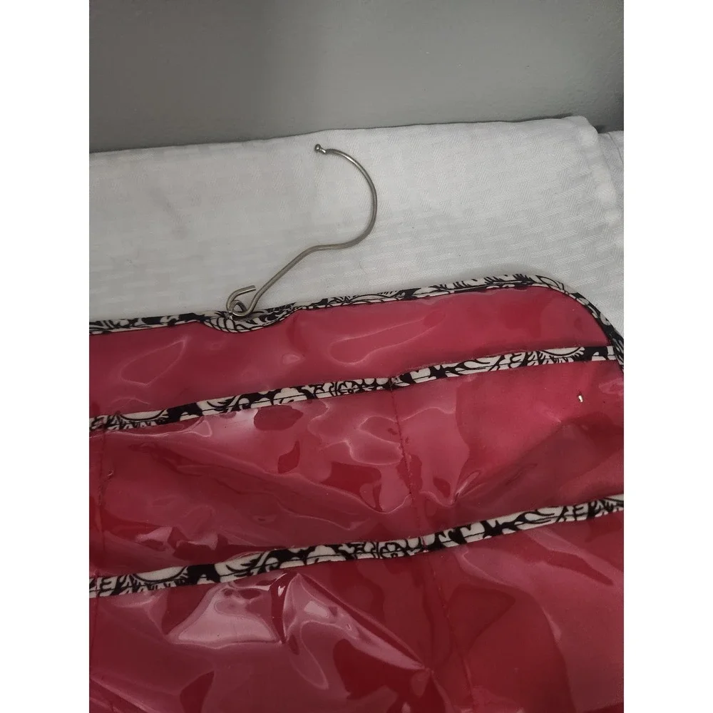 N/A hanging jewelry