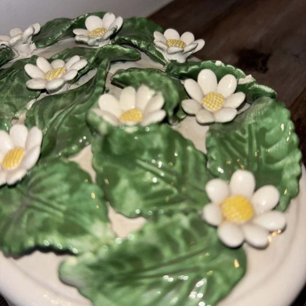 Daisy & Green Grass Lidded Trinket/ Jewelry Box ITALY