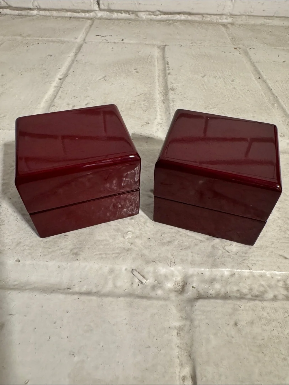 Set of 2 Sturdy Glossy Mahogany-like finish Ring Presentation Boxes 2.5